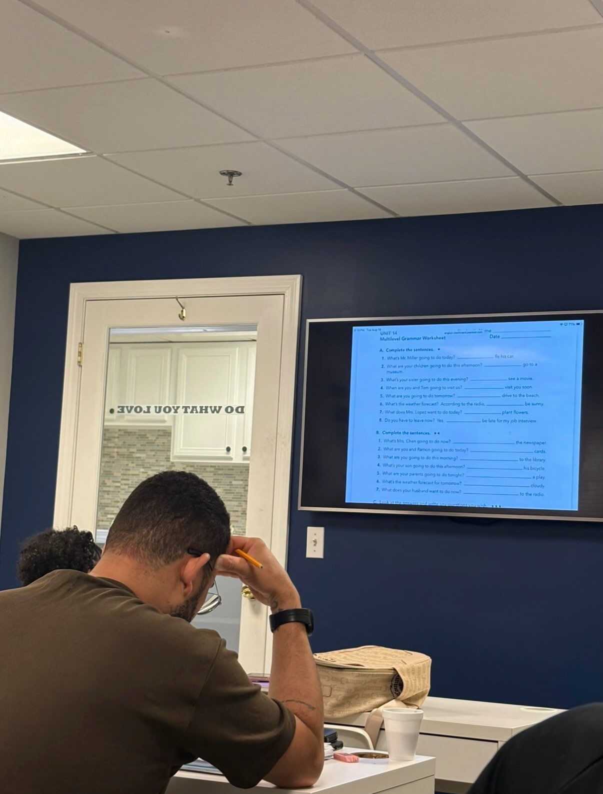Spending Tuesday night the right way: learning English! 📚🇺🇸✨
We’re waiting for you 🇺🇸🫶🏽
#english #englishcourse #englishforlife #esl #aulasdeingles
