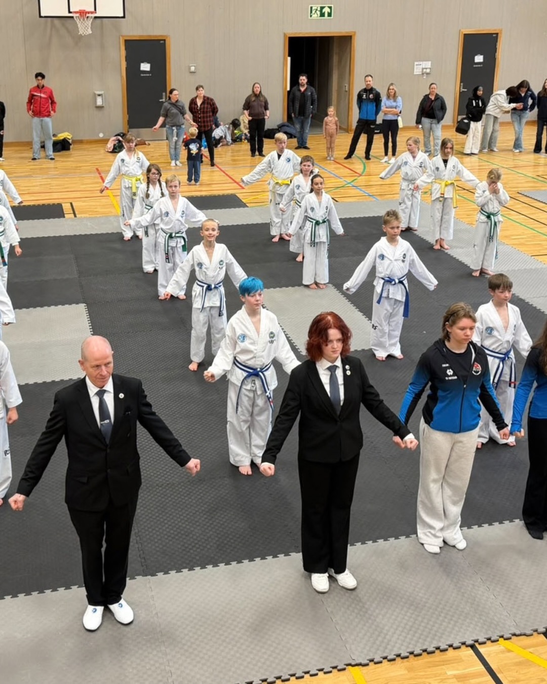 19.september var det Nordvest mesterskap og kadettmesterskap i ITF Taekwon-Do i Molde👊🏼
I tillegg til stevne feiret også Molde Taekwon-Do klubb 40 år🥳
Gratulerer til alle utøvere med vel gjennomført stevne og gratulerer til Molde med jubileum!
📸 Molde Taekwon-Do klubb